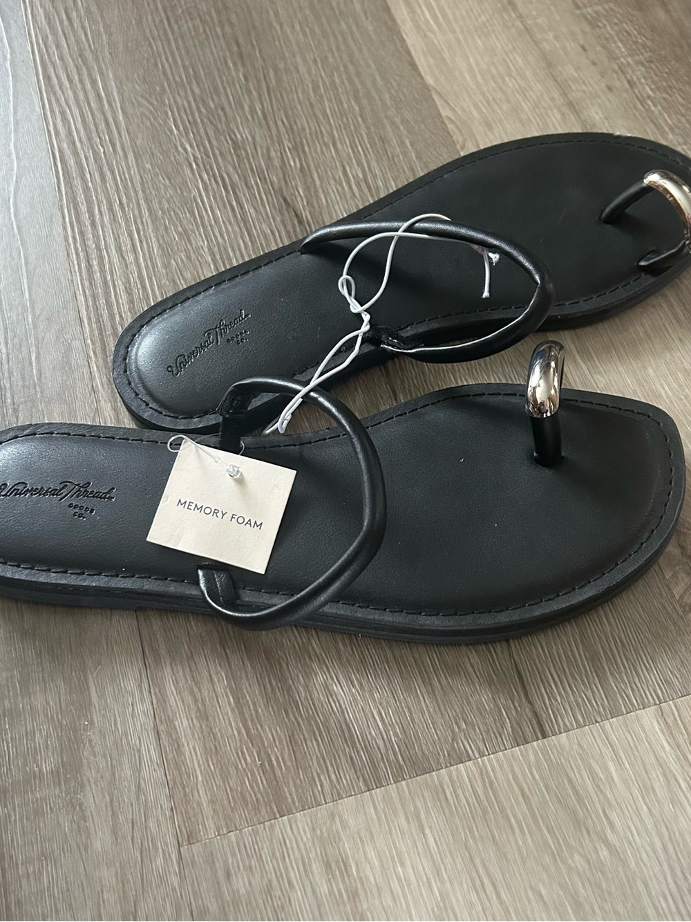 Universal Thread Black Toe-Ring Memory Foam Sandals with Metallic Accent